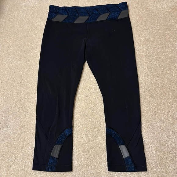 Lululemon black capri leggings with gray and blue inserts size 8 - Picture 1 of 11